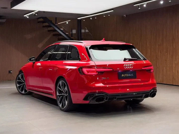 AUDI RS4 — foto 17