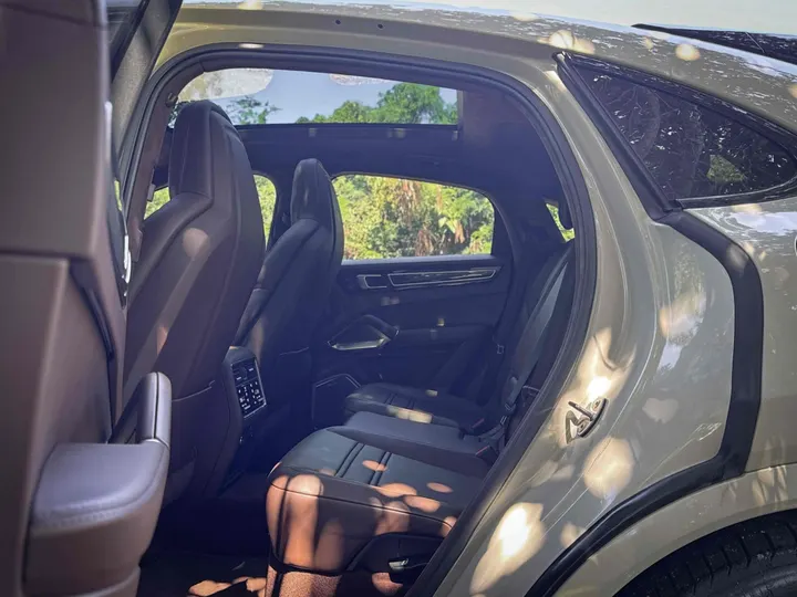 PORSCHE CAYENNE — foto 16