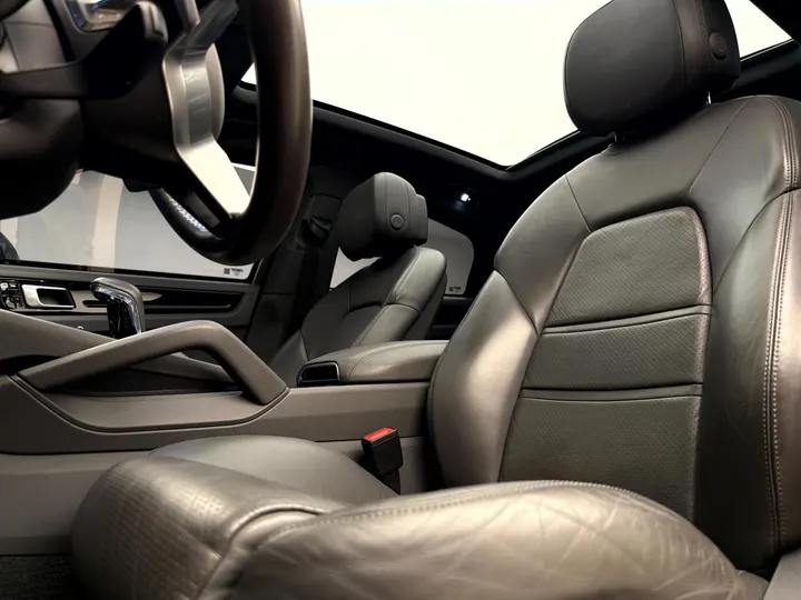 PORSCHE CAYENNE — foto 6