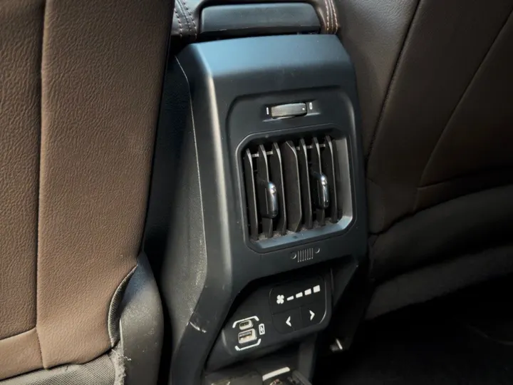 JEEP COMMANDER — foto 13