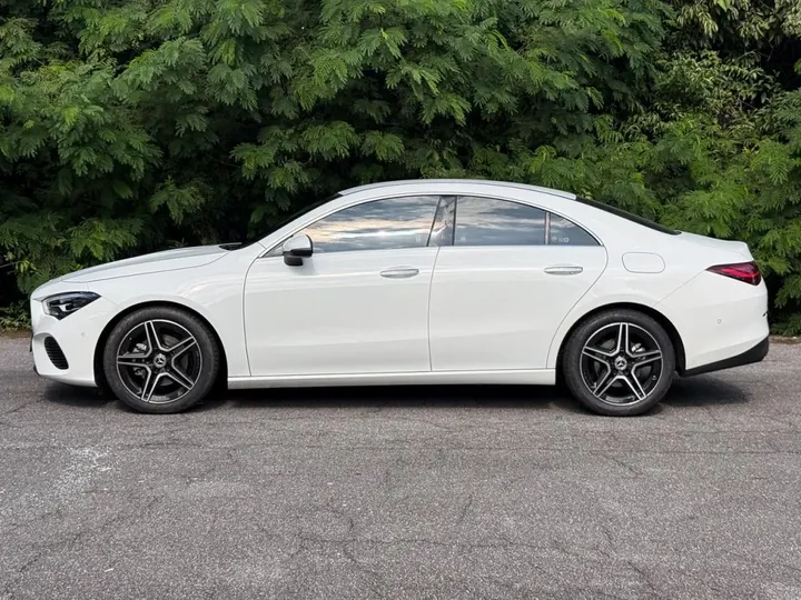 MERCEDES-BENZ CLA 200 — foto 8
