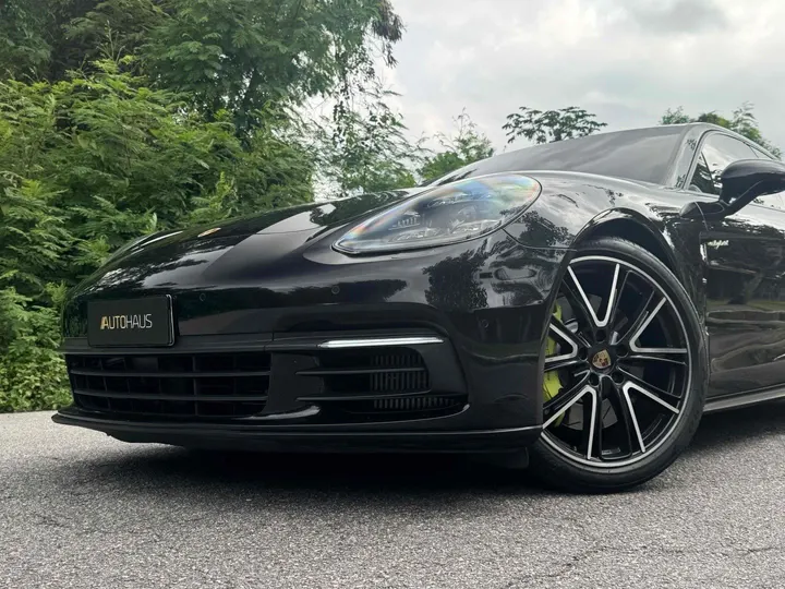 PORSCHE PANAMERA — foto 2