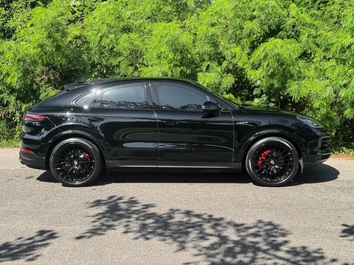 PORSCHE CAYENNE — foto 13