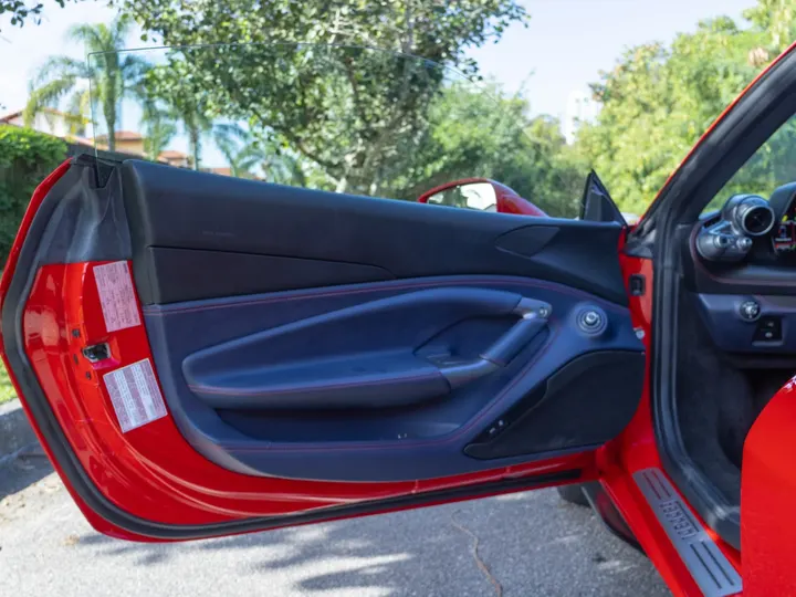 FERRARI F8 SPIDER — foto 14