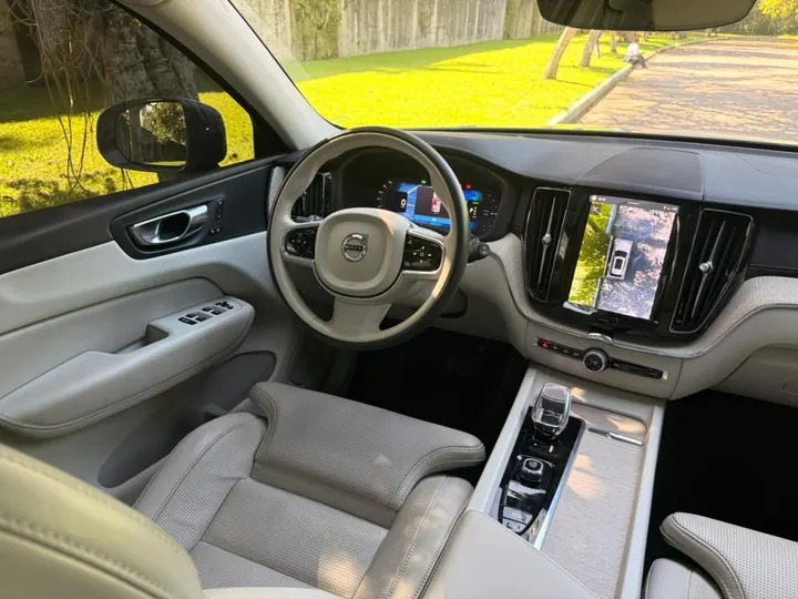VOLVO XC60 — foto 8