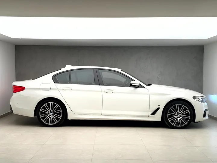 BMW 530e — foto 14