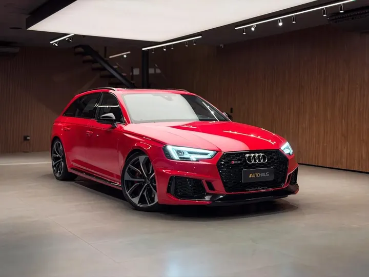 AUDI RS4 — foto 3