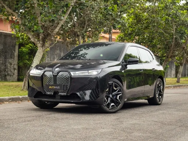 BMW iX