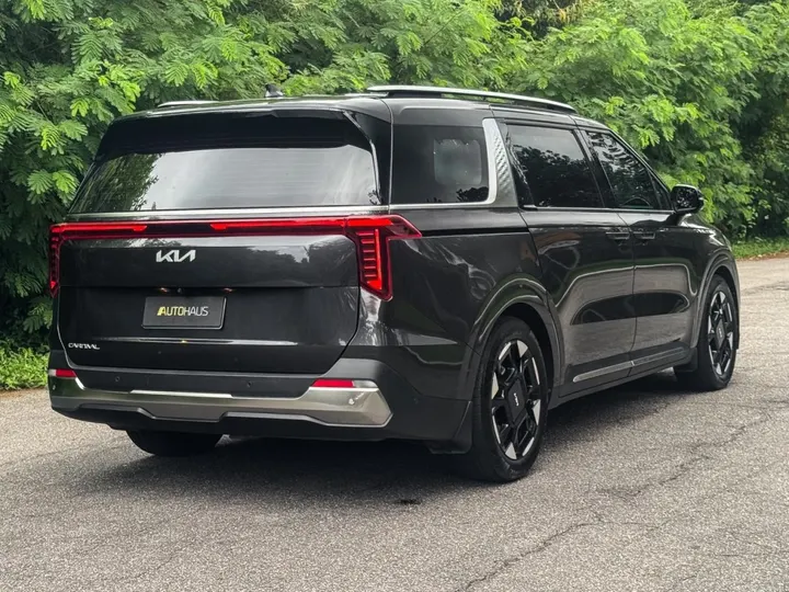 KIA CARNIVAL — foto 17