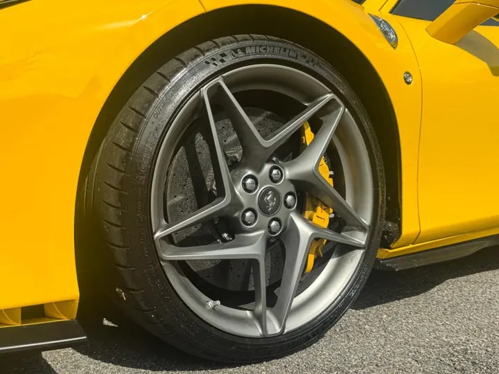 FERRARI F8 TRIBUTO — foto 6