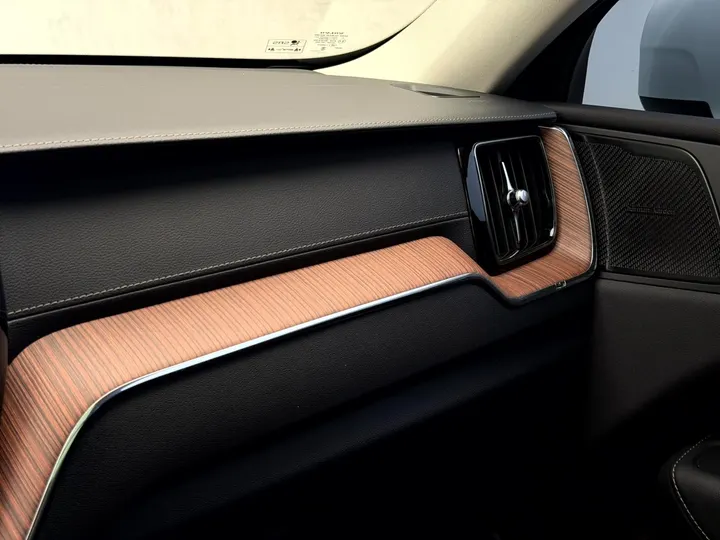 VOLVO XC60 — foto 13