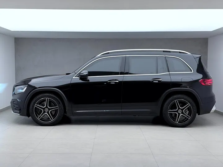 MERCEDES-BENZ GLB 220 — foto 15