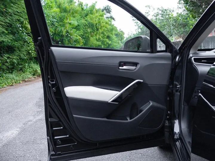 TOYOTA COROLLA CROSS — foto 6