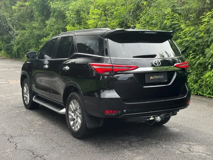 TOYOTA HILUX SW4 — foto 15