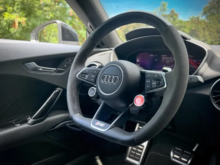 AUDI TT RS — foto 9