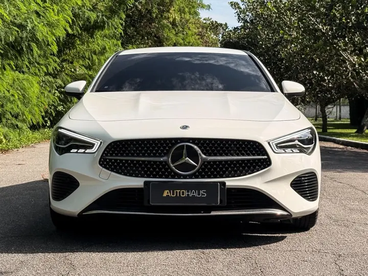 MERCEDES-BENZ CLA 200 — foto 2