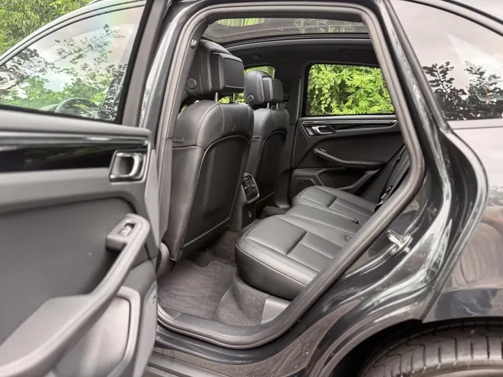 PORSCHE MACAN — foto 14