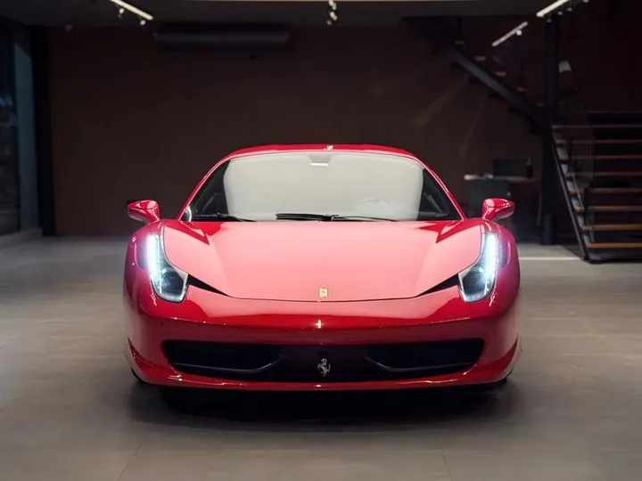 FERRARI 458 ITALIA — foto 2