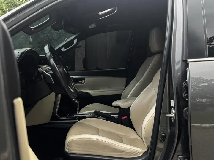 TOYOTA HILUX SW4 — foto 4