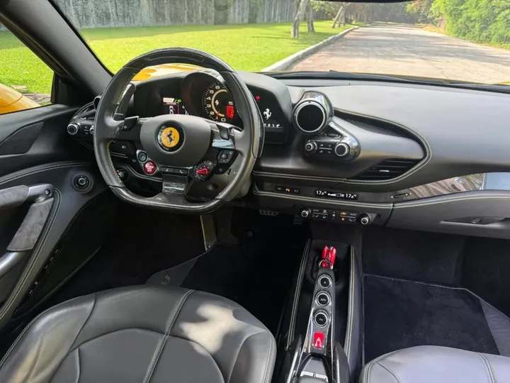 FERRARI F8 TRIBUTO — foto 12