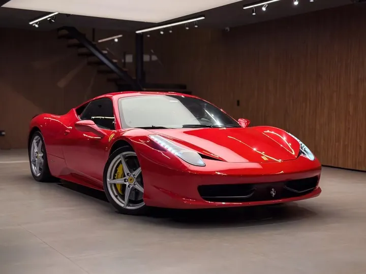FERRARI 458 ITALIA
