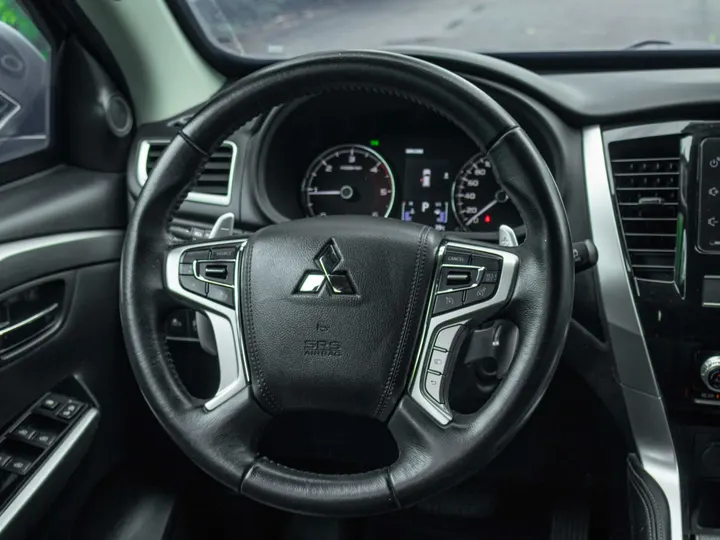 MITSUBISHI PAJERO SPORT — foto 10