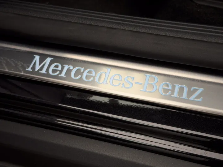 MERCEDES-BENZ GLC 300 — foto 5