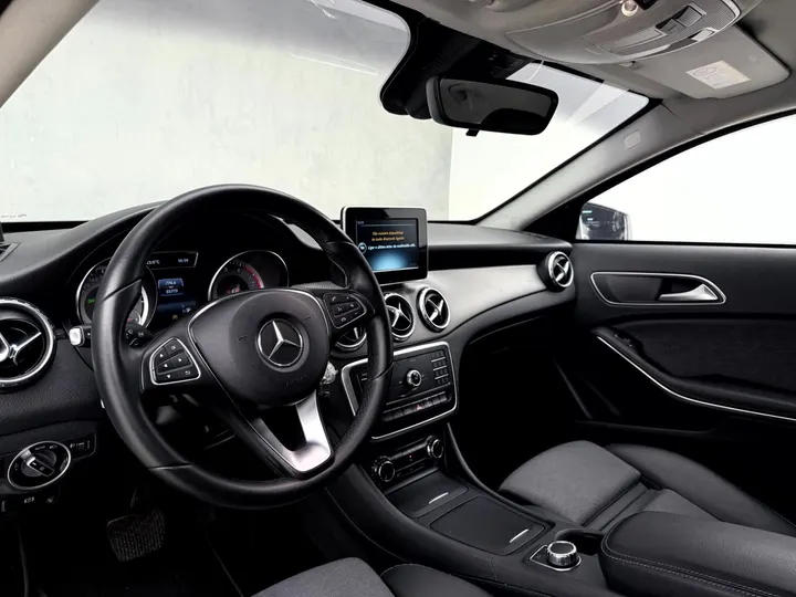 MERCEDES-BENZ GLA 200 — foto 9