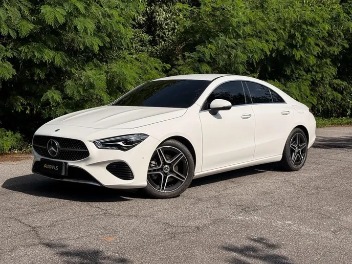 MERCEDES-BENZ CLA 200 — foto 3