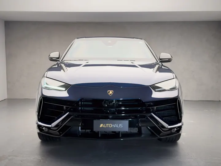 LAMBORGHINI URUS — foto 2