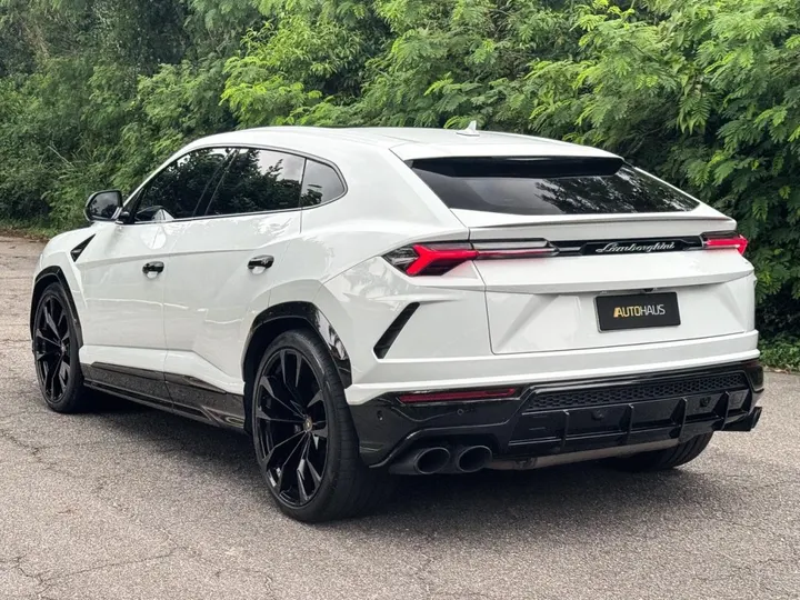 LAMBORGHINI URUS — foto 18