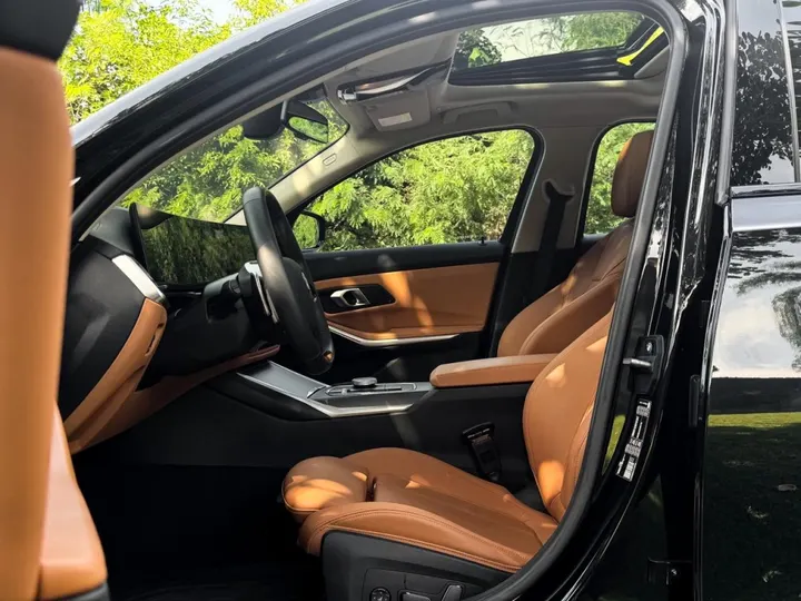 BMW 320i — foto 4