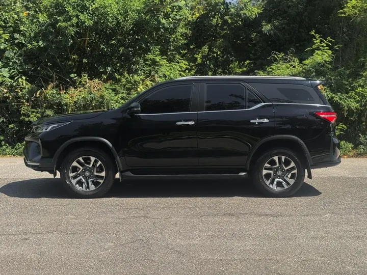 TOYOTA HILUX SW4 — foto 8