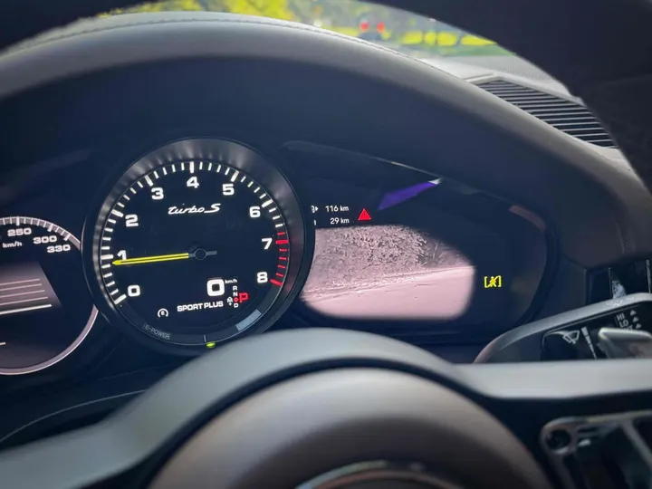 PORSCHE CAYENNE — foto 11