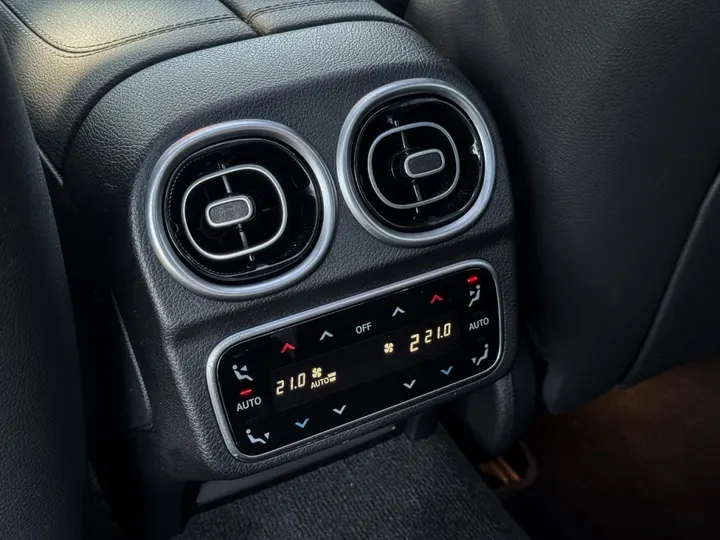 MERCEDES-BENZ C 300 — foto 16