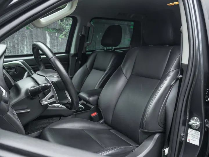 MITSUBISHI PAJERO SPORT — foto 8
