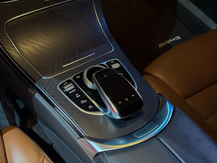 MERCEDES-BENZ C 300 — foto 6