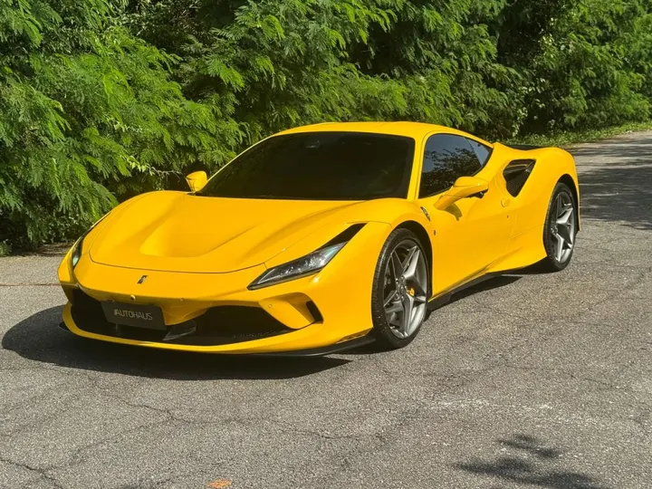 FERRARI F8 TRIBUTO — foto 5