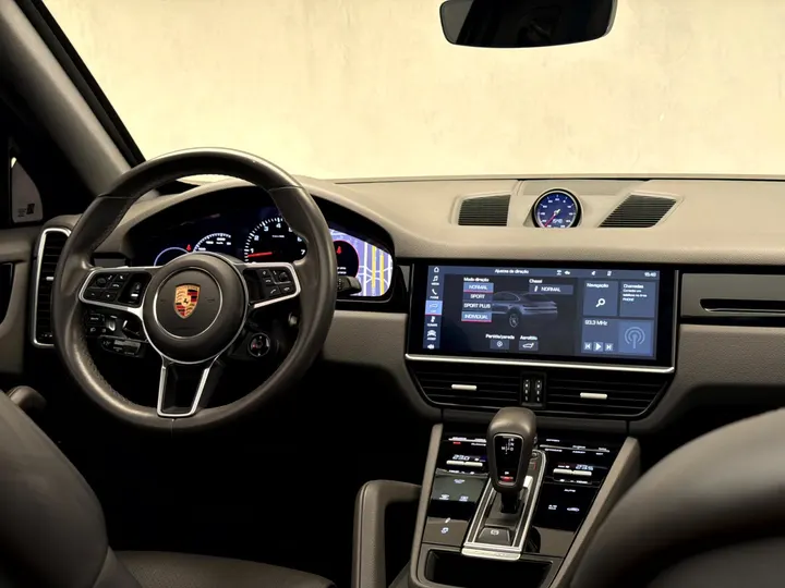PORSCHE CAYENNE — foto 8