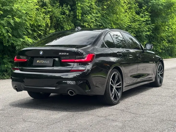 BMW 330e — foto 17