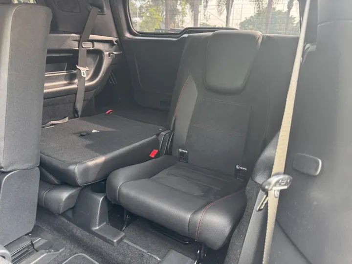 MERCEDES-BENZ GLB 220 — foto 11