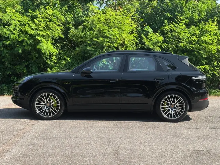 PORSCHE CAYENNE — foto 2