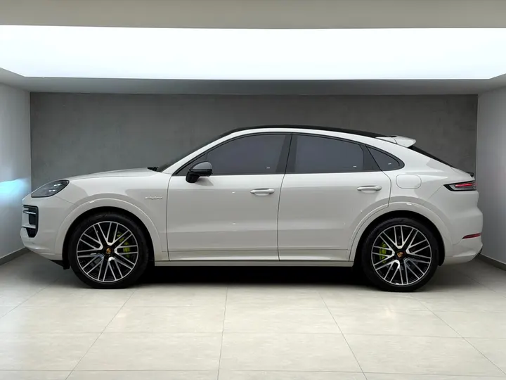 PORSCHE CAYENNE — foto 16