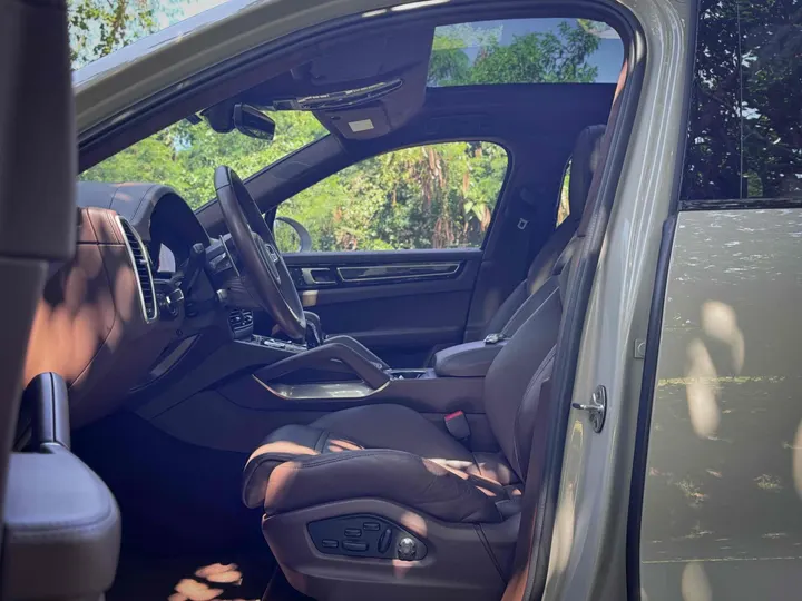 PORSCHE CAYENNE — foto 15