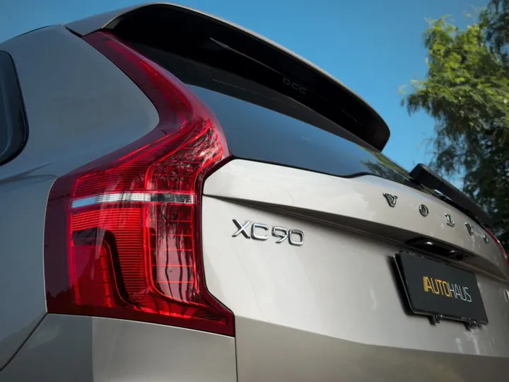 VOLVO XC90 — foto 18