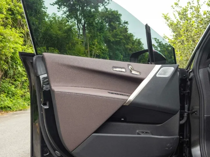 BMW iX — foto 20