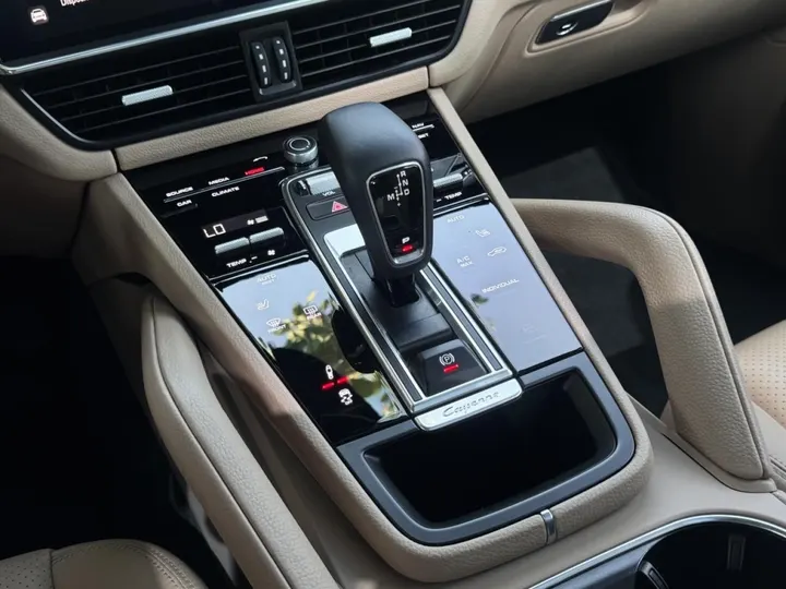 PORSCHE CAYENNE — foto 13