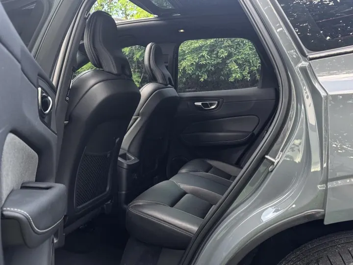VOLVO XC60 — foto 11