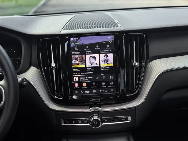 VOLVO XC60 — foto 7