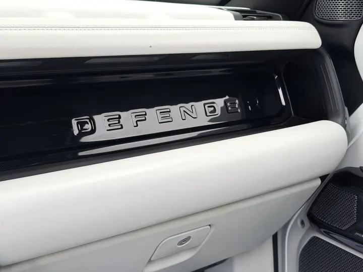 LAND ROVER DEFENDER — foto 10